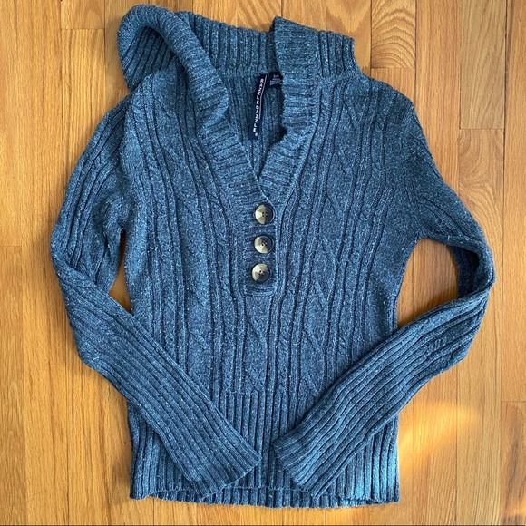 Sweater - Picture 1 of 4